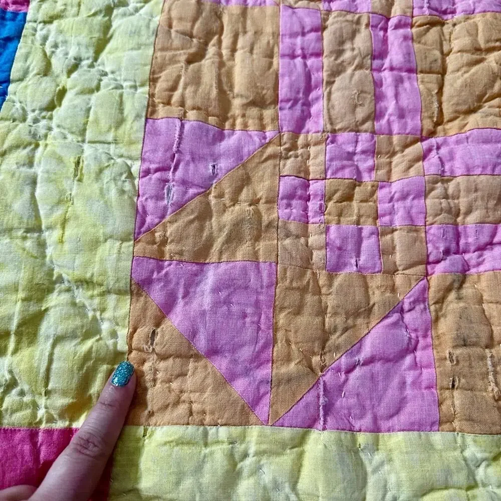 Vintage 1930s Pastel Pink Yellow Blue Patchwork Star Quilt Baptist Fan